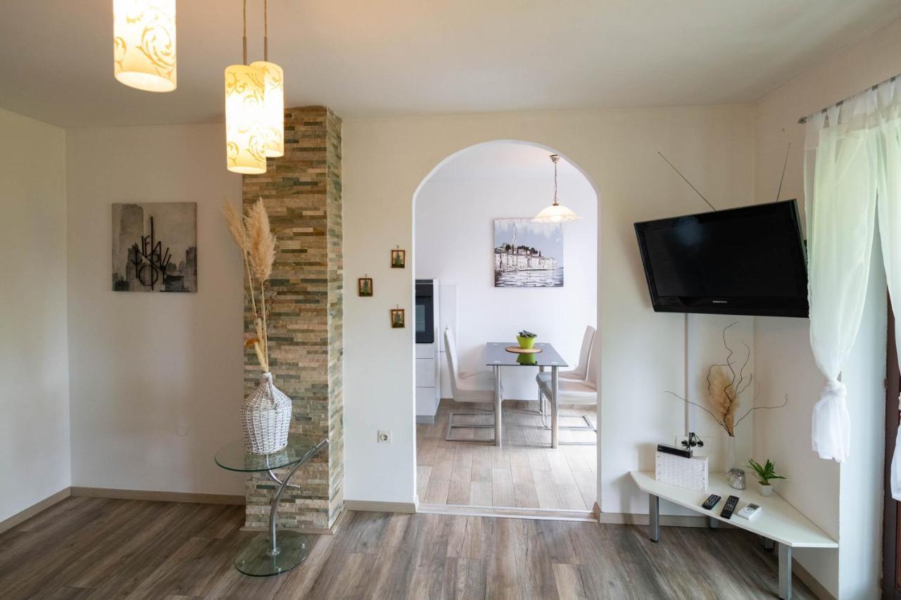 Apartman Doris Ловран Екстер'єр фото